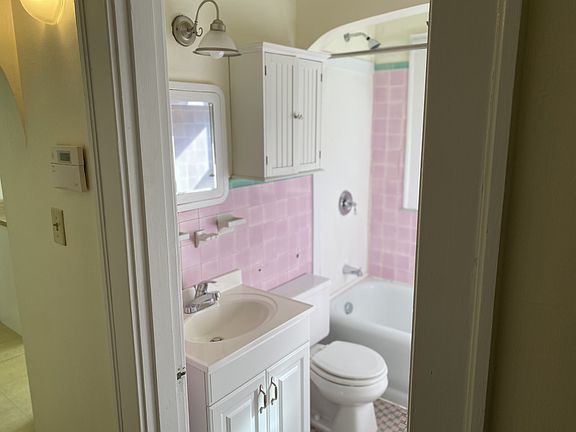 5th image of 4423 Erie Ave #1