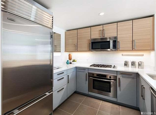 1st image of 555 4th St Unit 907