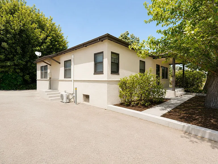 4723 Arlington Ave — Photo 35