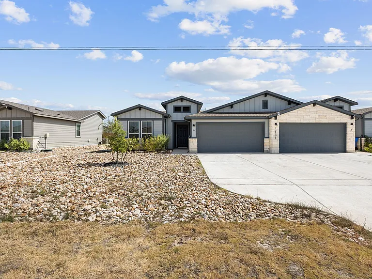 20104 Travis Dr #A — Photo 1