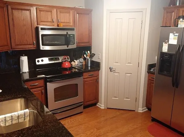 4148 Elizabeth Ave #127, Canton, MI 48188
