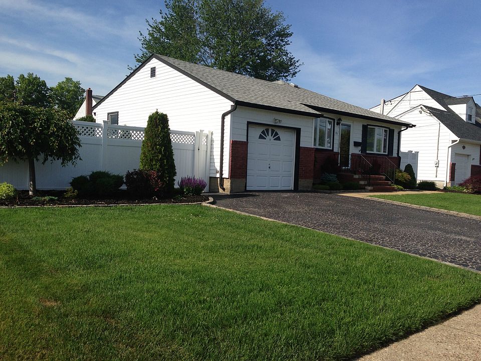1st image of 85 Lambert Ave
