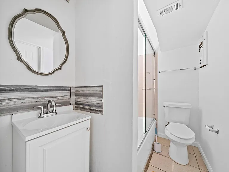 904 Beverly Ave #C — Photo 9