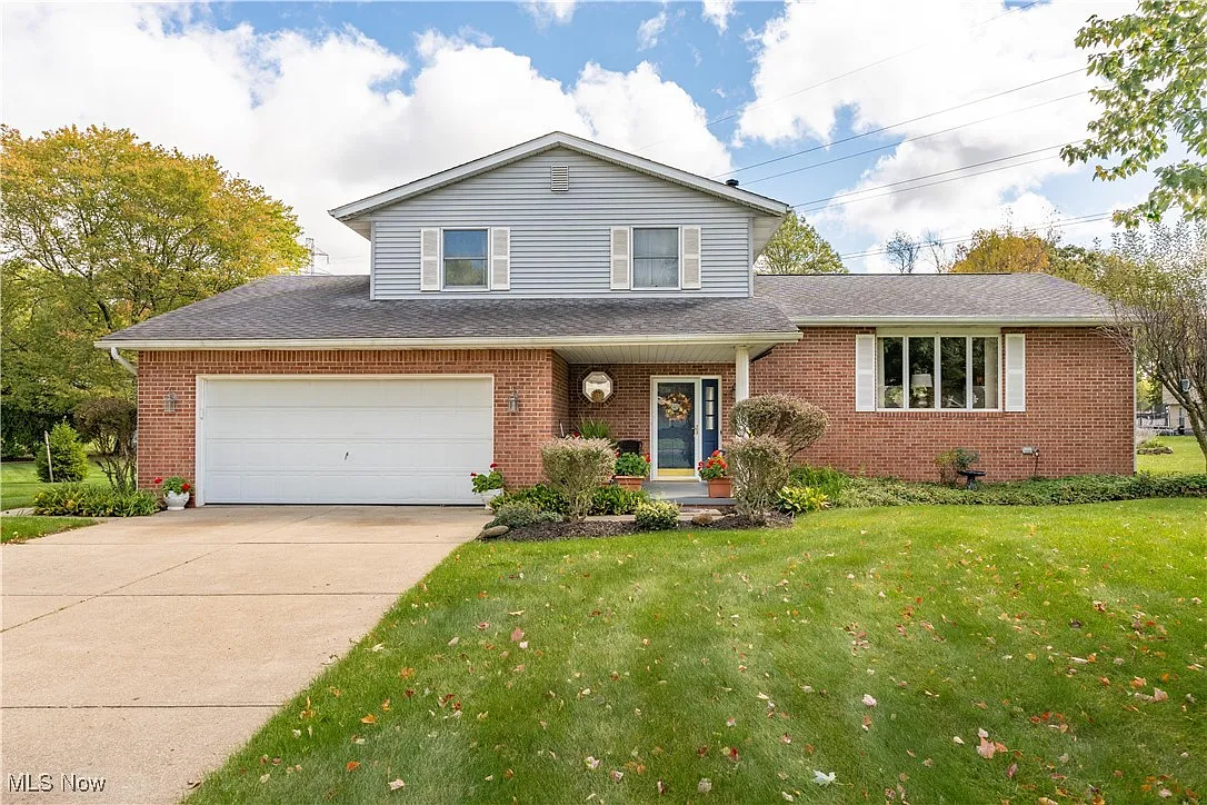 5026 Schuller Dr NE photo 1
