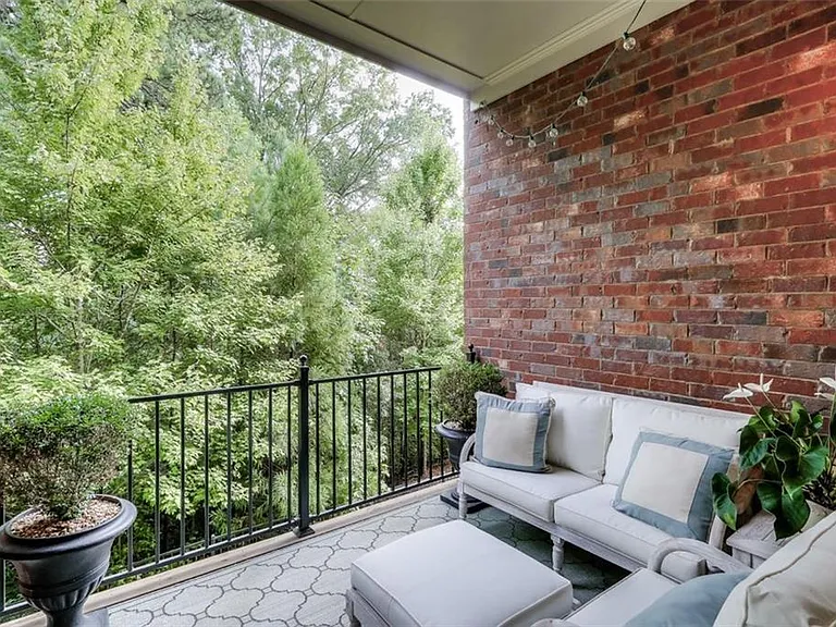 1317 Dover Cir NE — Photo 18