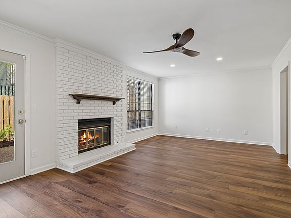 4th image of 1014 Brentwood Point