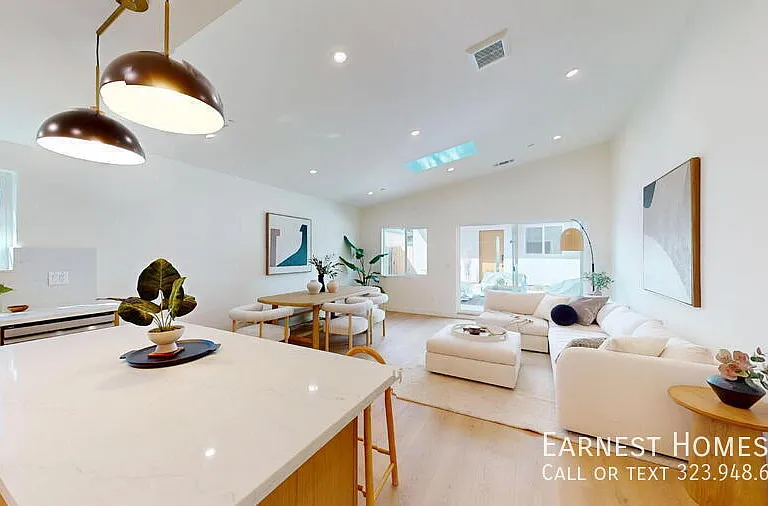 6441 Satsuma Ave #1 — Photo 2