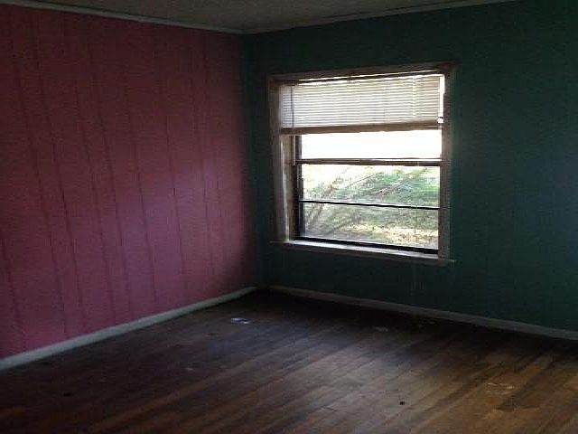 2nd image of 312 S Lavaca St