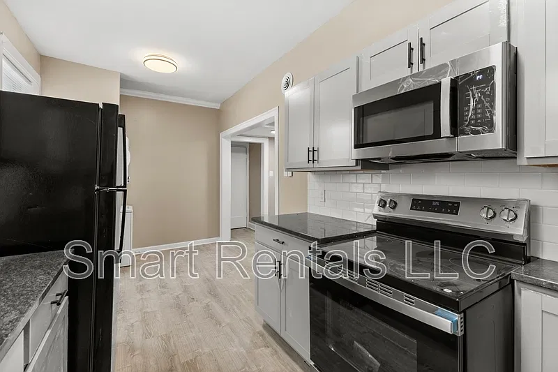 4209 Ellenwood Ave — Photo 1