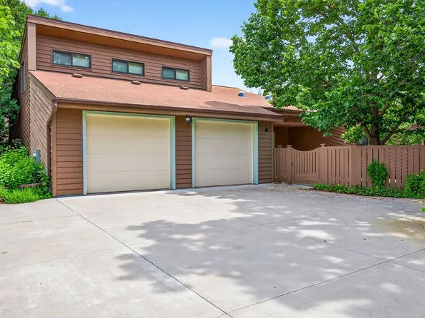 922 S Park Ave, Neenah, WI 54956