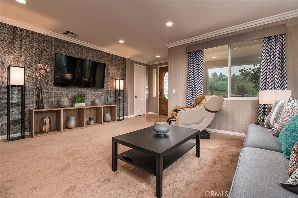 4 bed, 3217 sqft, $4,000 — Photo 4