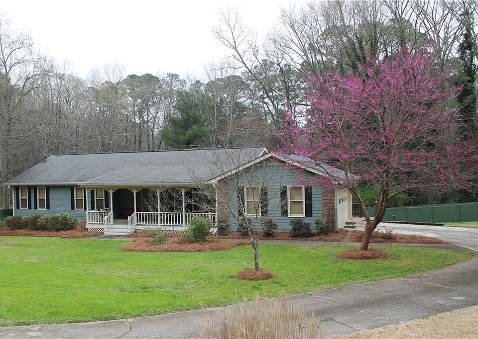 1st image of 554 Windsor Ct