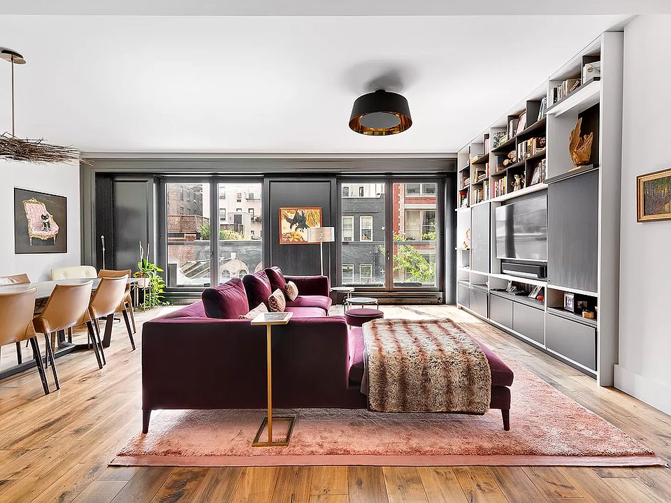 1st image of 155 W 18th St #304