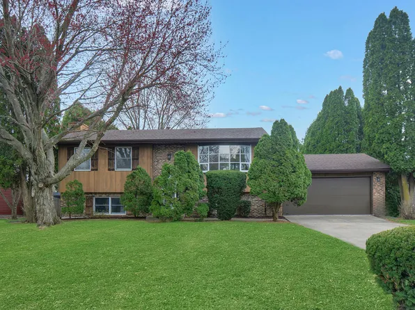 251 Primrose Cir, Chesterton, IN 46304