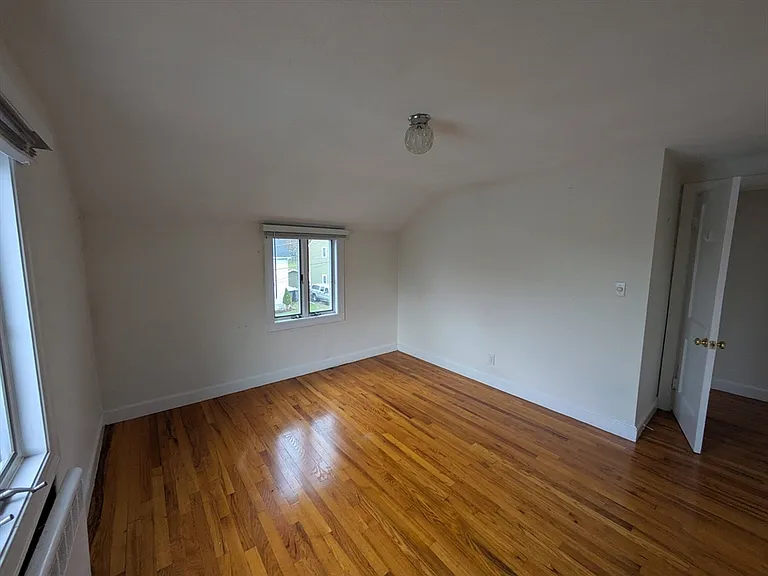 16 Nathaniel Rd — Photo 8