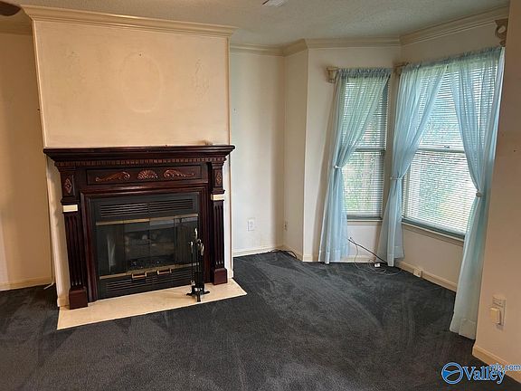 3rd image of 423 Autumnwood Dr SW