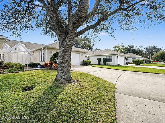 2nd image of 813 Oakwood Dr