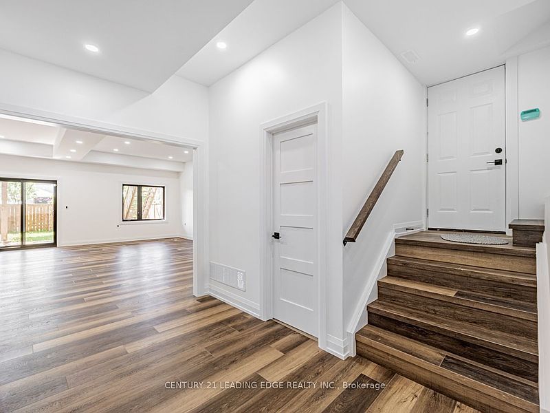 Toronto House for rent - 5 Bedrooms — photo 5