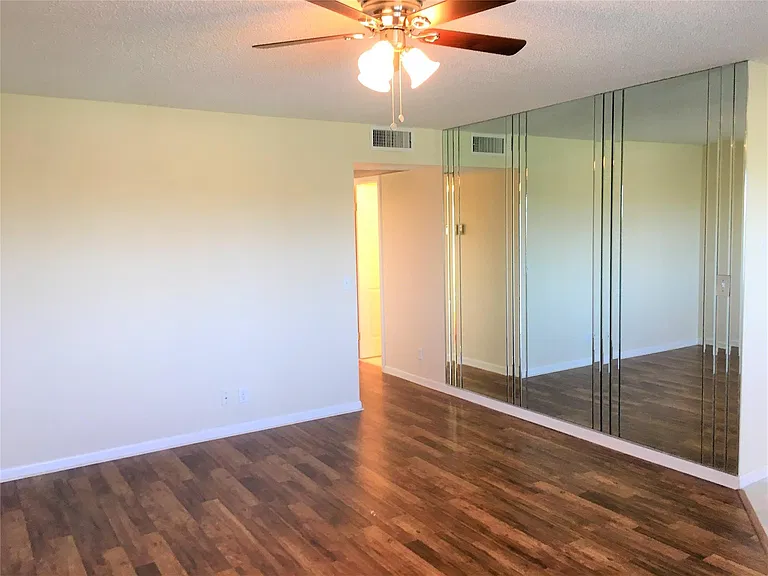551 SW 135th Ave #405B — Photo 12