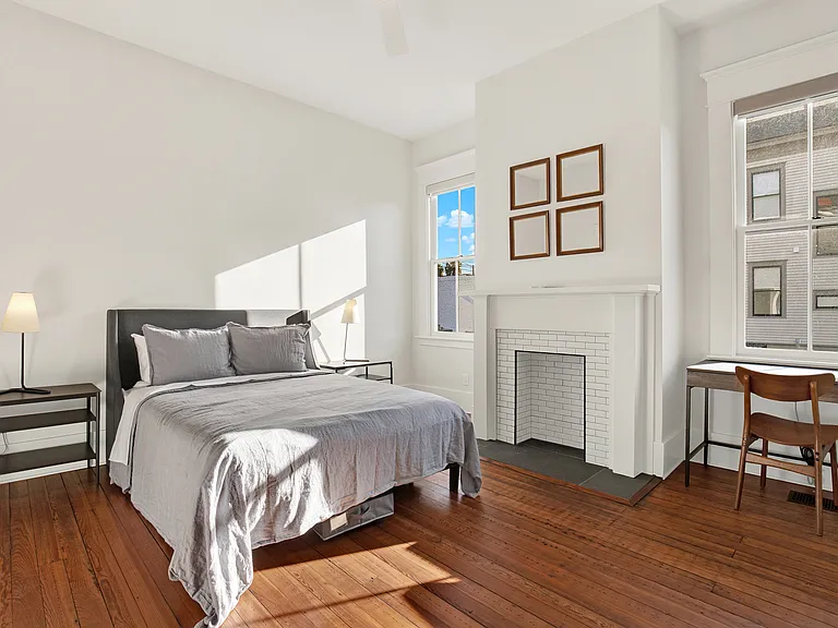 408 W 41st St #B — Photo 30