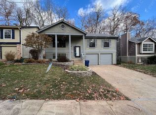 565 Woodlyn Xing, Ballwin, MO 63021