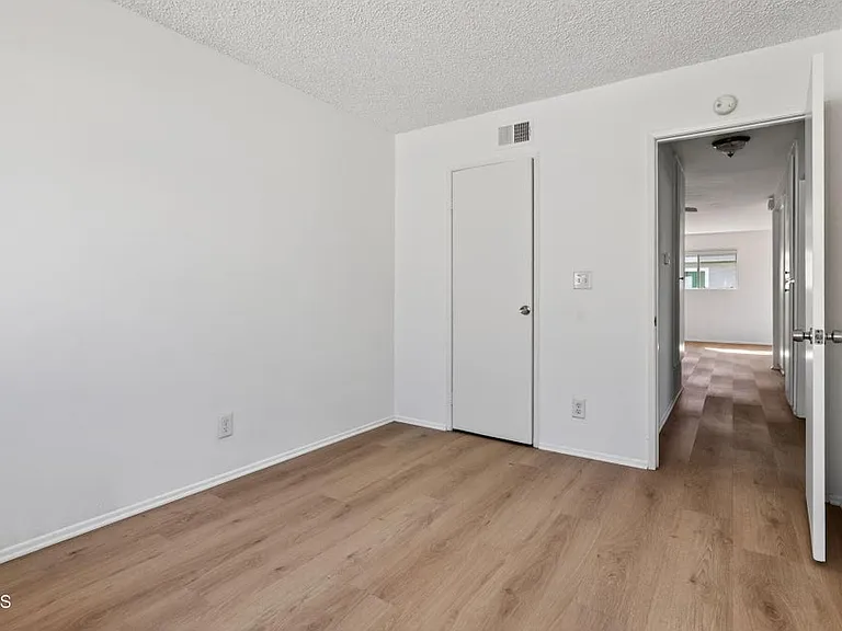 1179 Acadia Pl — Photo 8