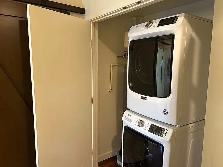 The Wally Apartments — Photo 12