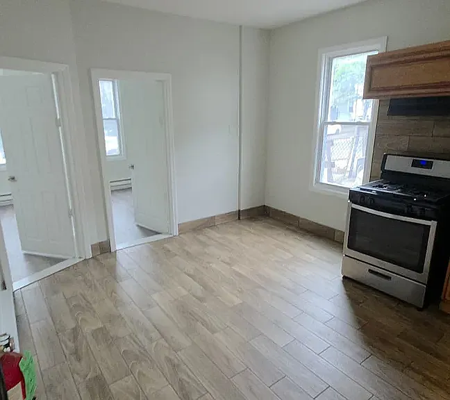 196 W Broadway #1F — Photo 4