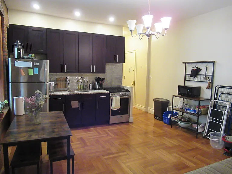 1647 Union St #4B — Photo 2