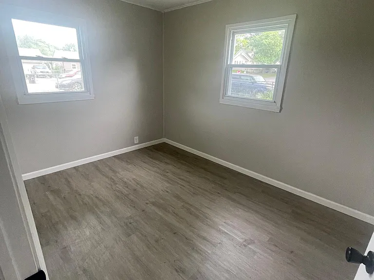 2482 Vigo St — Photo 10