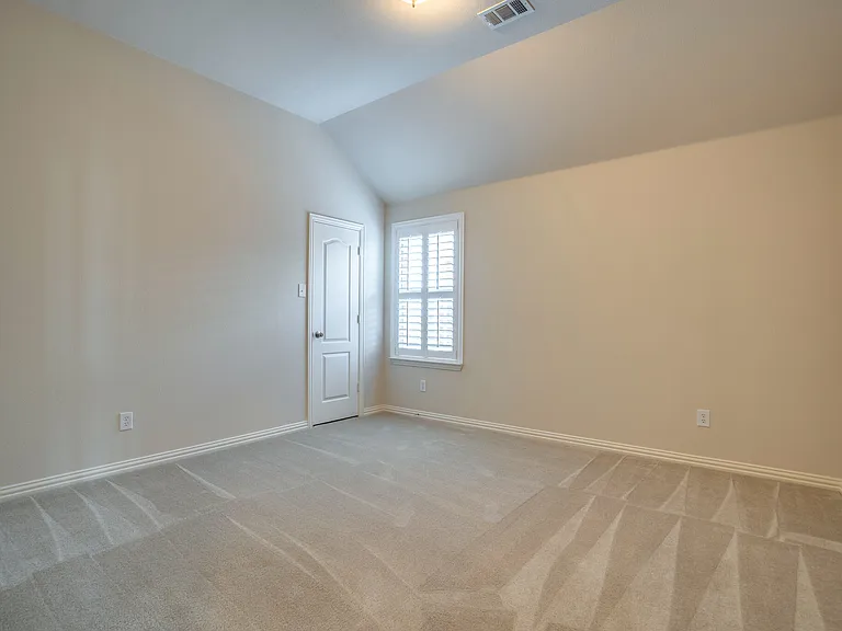 7747 Ivanhoe Dr — Photo 41