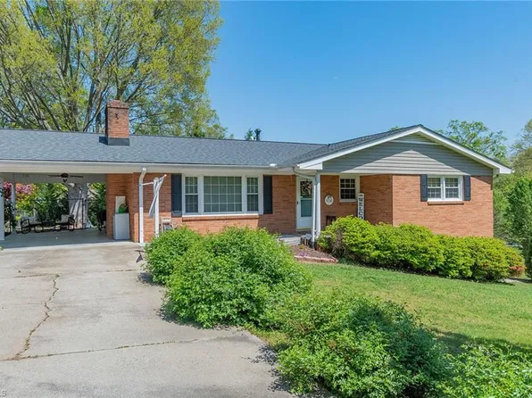 106 Dillard Ct, Eden, NC 27288