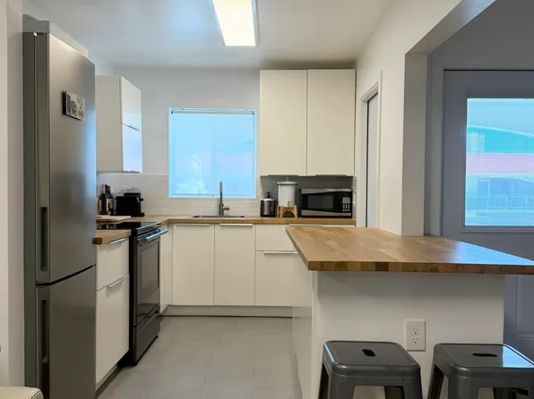 580 Egret Drive #305, Hallandale Beach, FL 33009