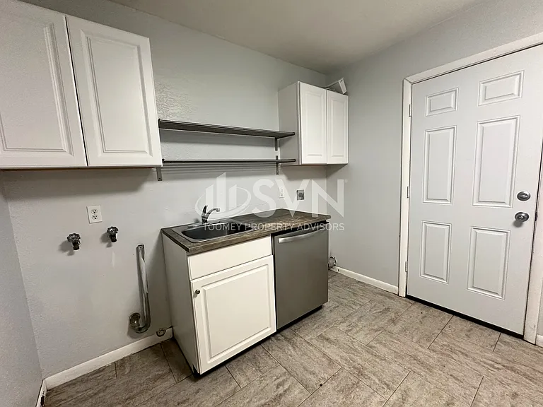 4077 Lancewood Dr S — Photo 11