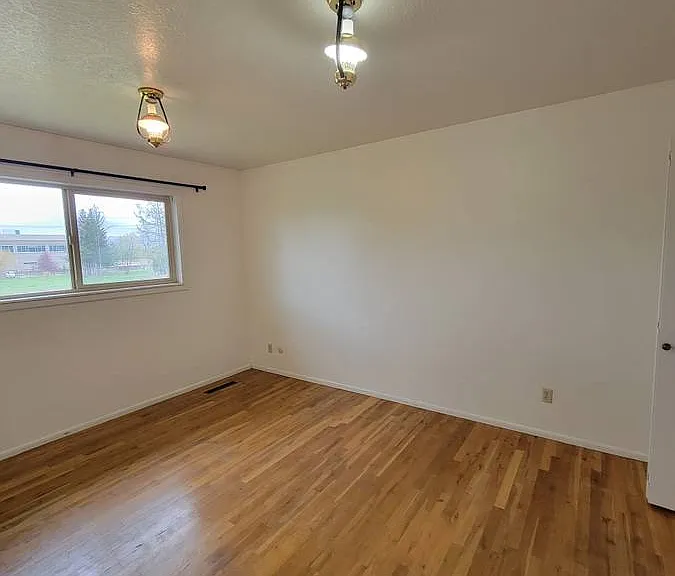 3346 Crestwood Ln — Photo 14