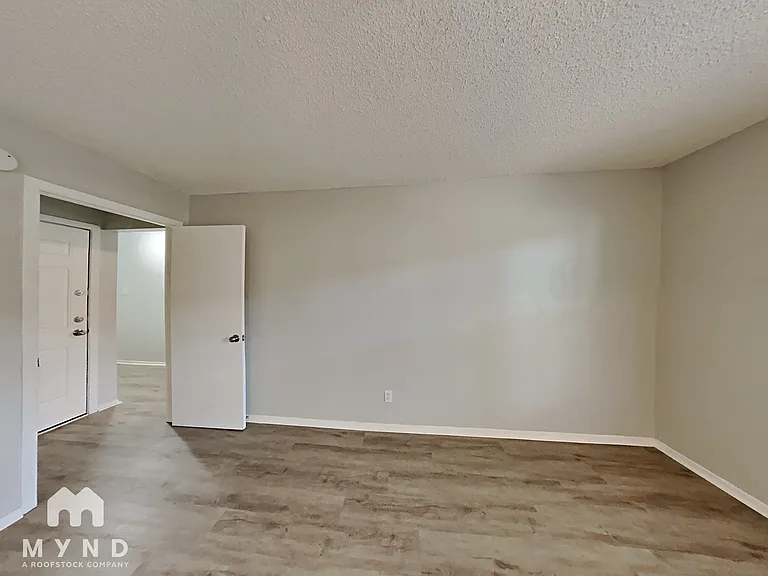 717 Timberoaks Dr — Photo 12