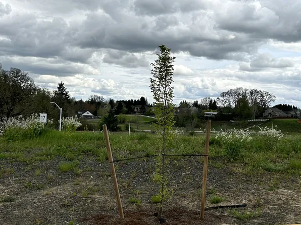 2992 NW Pinot Noir Dr #17, McMinnville, OR 97128