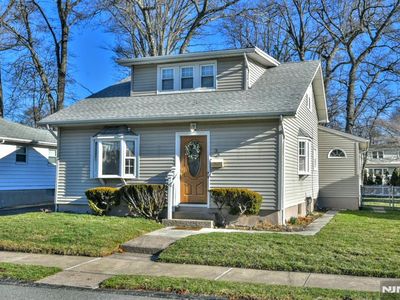 33 Bergen Ave, Waldwick, NJ, 07463