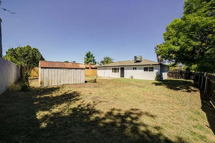 3231 W Indianapolis Ave — Photo 14