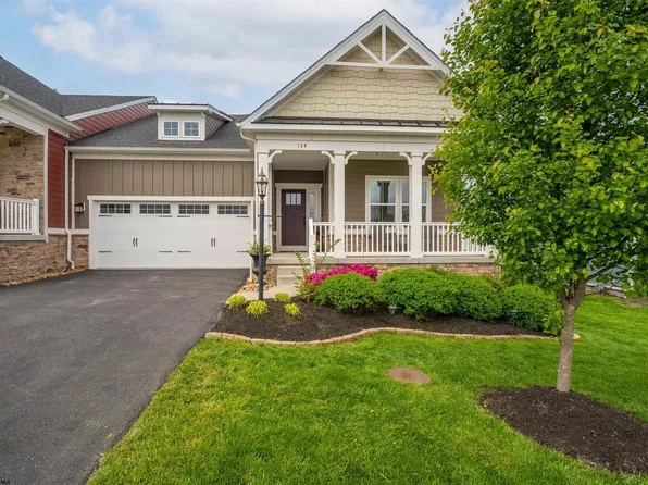 134 Falling Water Ln, Morgantown, WV 26508