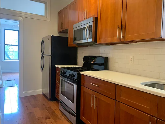 Rented by Roomeze | media 21