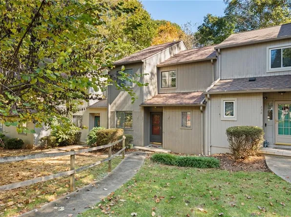 240 Lamplighter Cir, Winston Salem, NC 27104