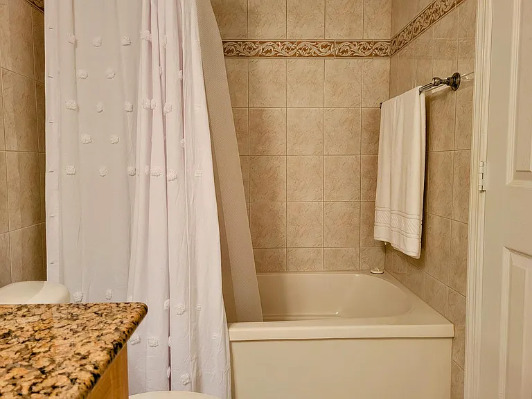 111 Lake Emerald Dr #406 — Photo 26