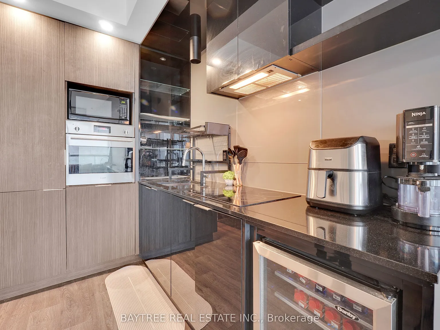 1 bed, $2,350 — Photo 3