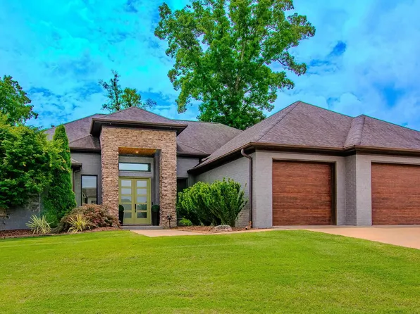 15 Cypress Lake Ct, Maumelle, AR 72113
