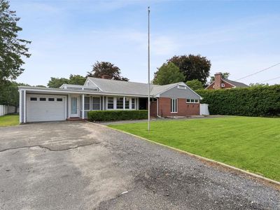 10 Ocean Avenue, Center Moriches, NY, 11934