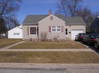 847 W New York St, Aurora, IL 60506