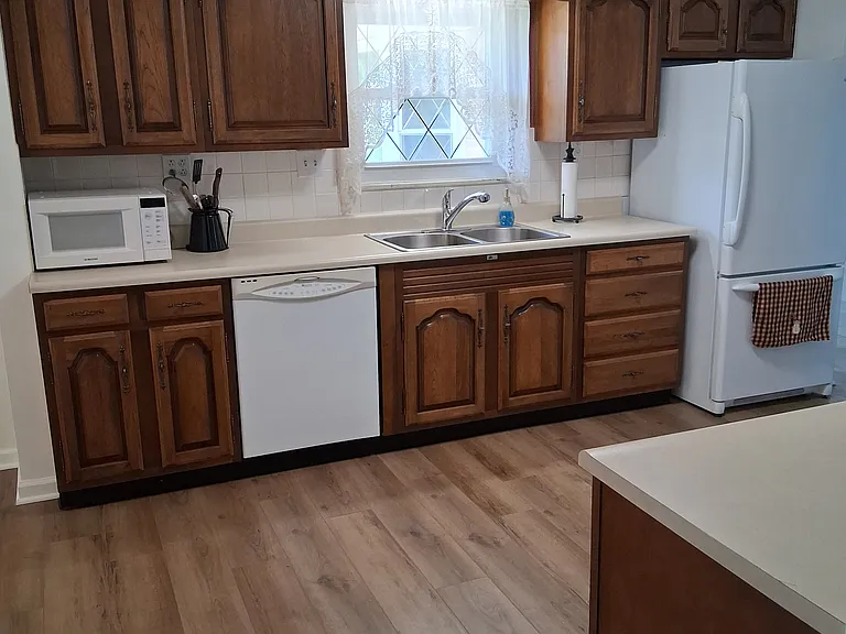 233 N Meadowlark Dr — Photo 5