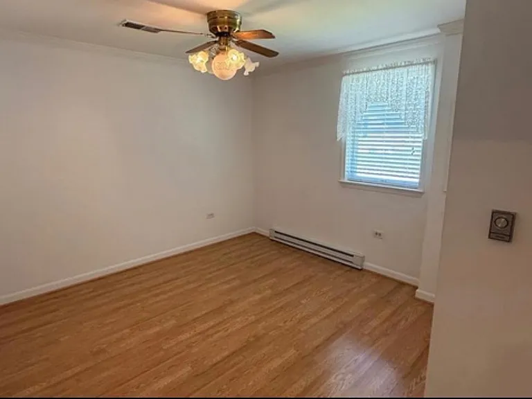 520 Taggart St — Photo 9