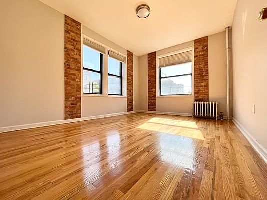 Rented by BRICK & GALO REALTY CORP | media 20